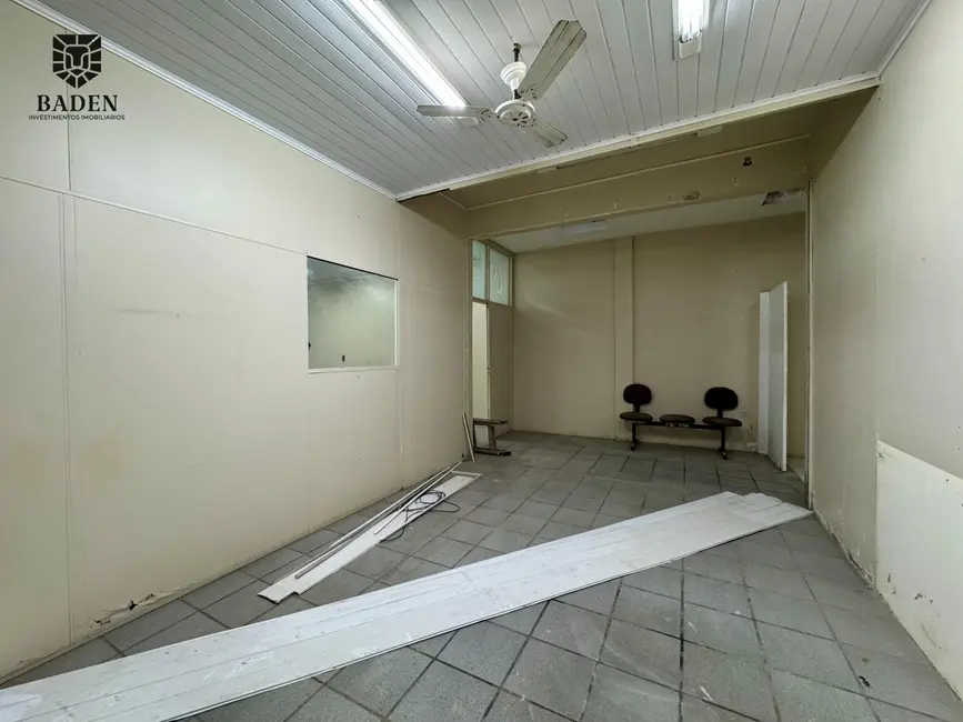Sala Comercial com 1 quarto para alugar, 180m2 em Centro, Balneario Camboriu - SC - imagem 5 Foto 5 de Sala Comercial com 1 quarto para alugar, 180m2 em Centro, Balneario Camboriu - SC