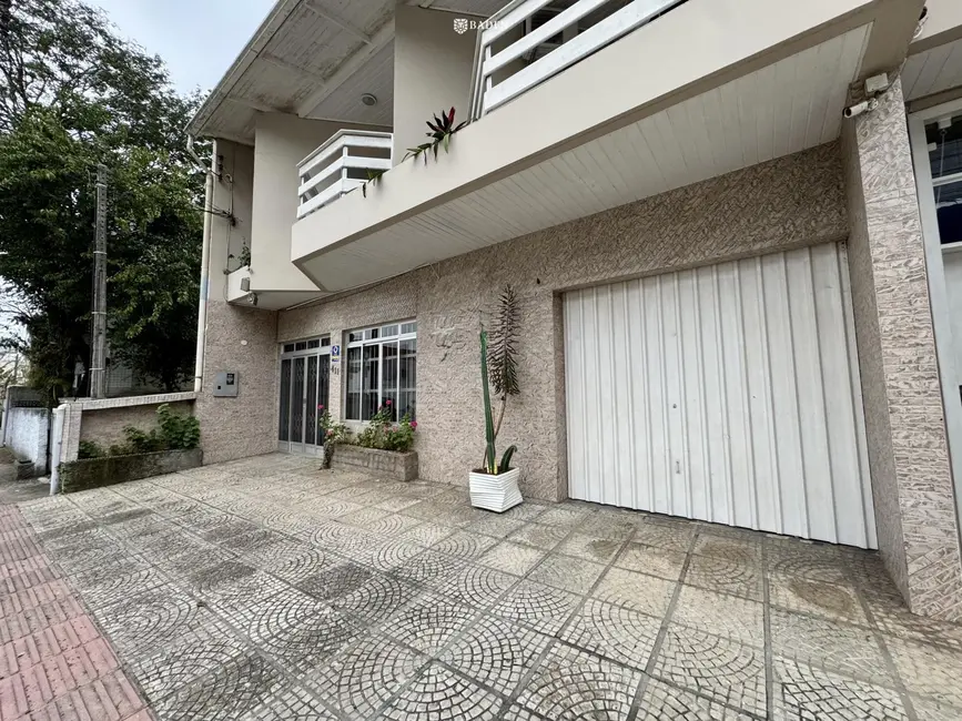 Foto 1 de Sala Comercial com 1 quarto para alugar, 180m2 em Centro, Balneario Camboriu - SC