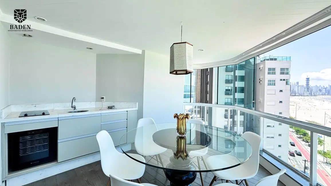 Apartamento com 3 quartos à venda, 197m2 em Balneario Camboriu - SC - imagem 6 Foto 6 de Apartamento com 3 quartos à venda, 197m2 em Balneario Camboriu - SC