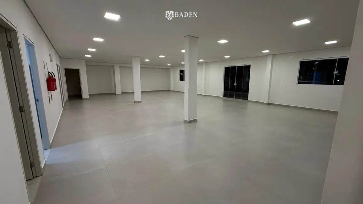 Foto 3 de Sala Comercial com 1 quarto para alugar, 477m2 em Centro, Balneario Camboriu - SC