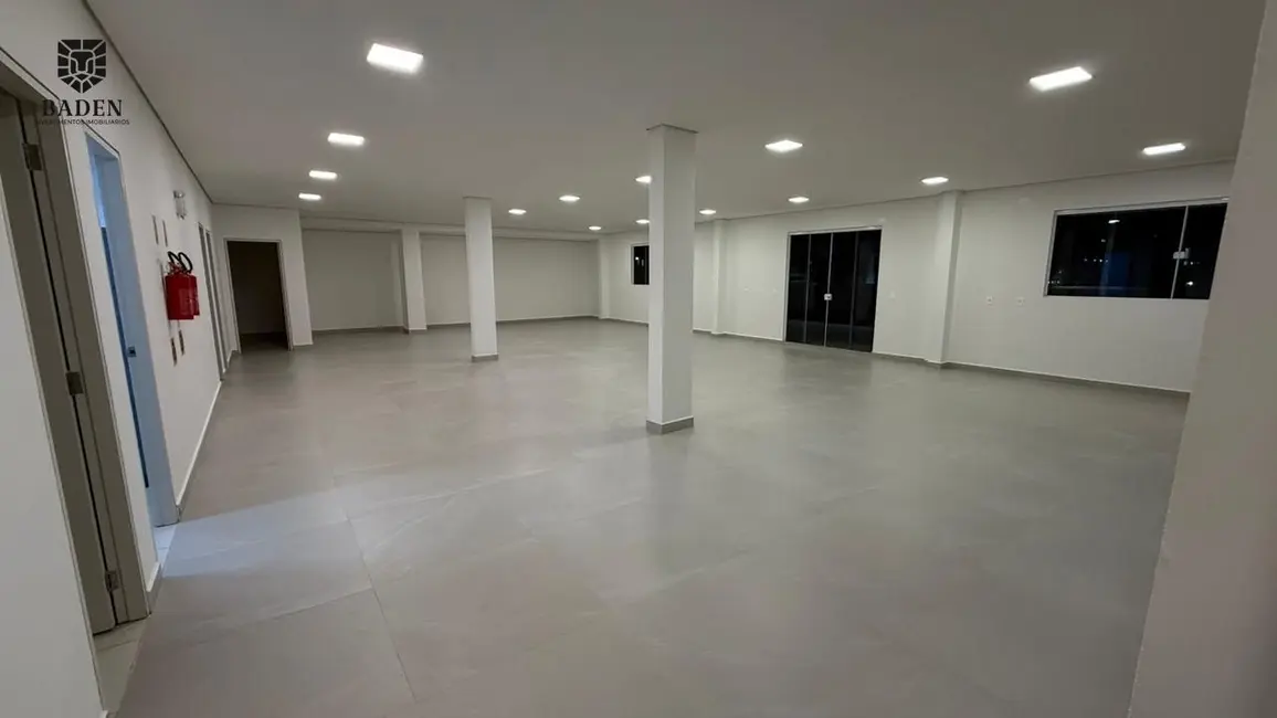 Foto 3 de Sala Comercial com 1 quarto para alugar, 477m2 em Centro, Balneario Camboriu - SC