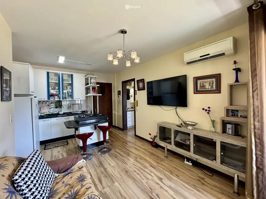 Foto 2 de Apartamento com 2 quartos à venda, 65m2 em Centro, Balneario Camboriu - SC