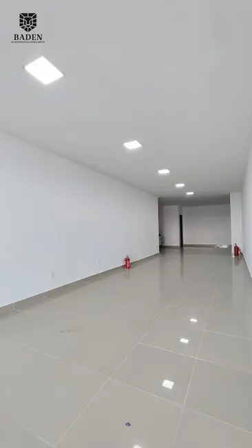 Foto 1 de Sala Comercial com 1 quarto para alugar, 70m2 em Vila Real, Balneario Camboriu - SC