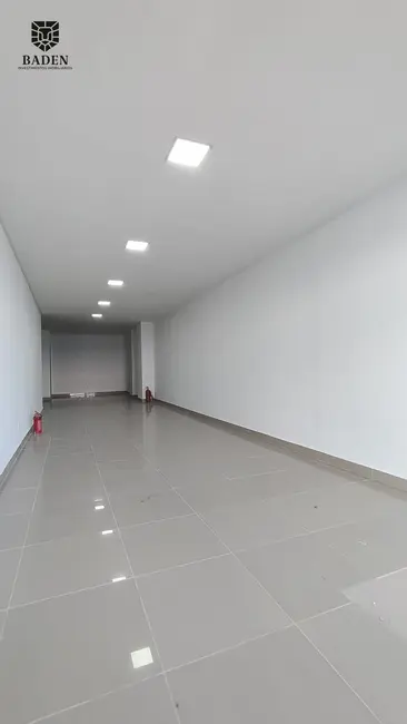 Foto 2 de Sala Comercial com 1 quarto para alugar, 70m2 em Vila Real, Balneario Camboriu - SC