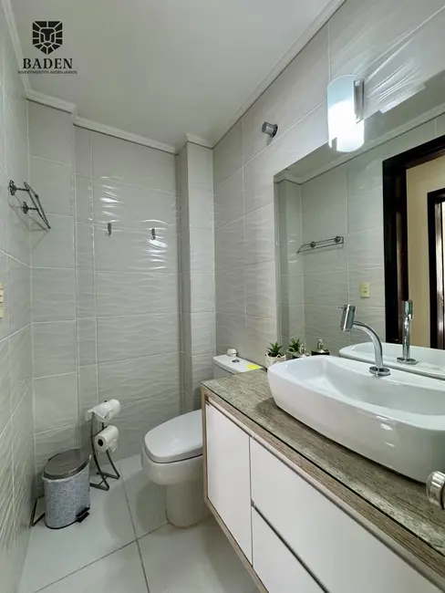 Apartamento com 2 quartos à venda, 66m2 em Centro, Balneario Camboriu - SC - imagem 9 Foto 9 de Apartamento com 2 quartos à venda, 66m2 em Centro, Balneario Camboriu - SC