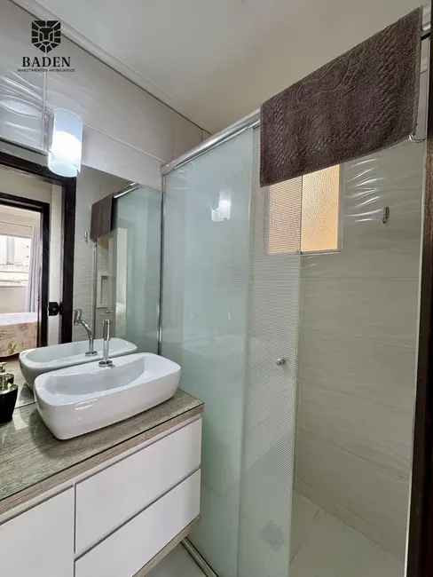 Apartamento com 2 quartos à venda, 66m2 em Centro, Balneario Camboriu - SC - imagem 8 Foto 8 de Apartamento com 2 quartos à venda, 66m2 em Centro, Balneario Camboriu - SC