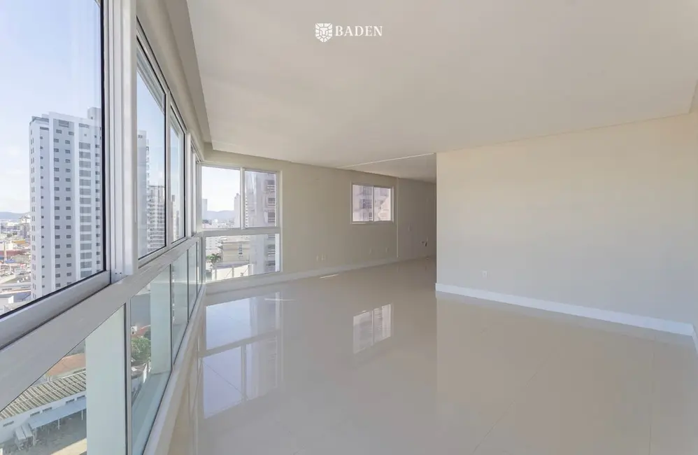 Foto 4 de Apartamento com 4 quartos à venda, 165m2 em Fazenda, Itajai - SC