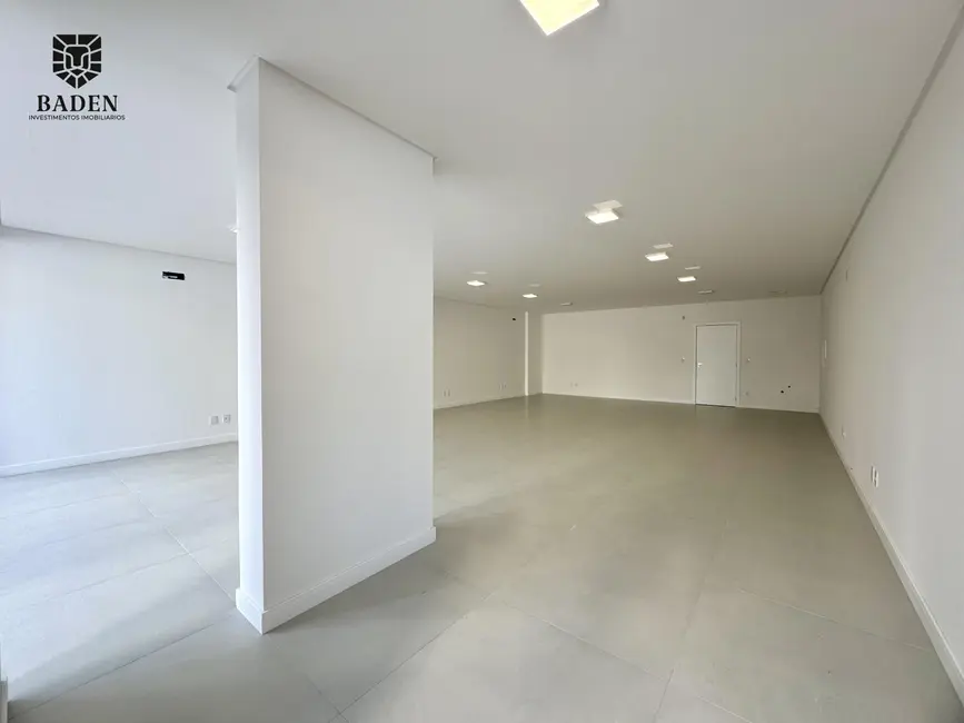 Foto 8 de Sala Comercial com 1 quarto para alugar, 105m2 em Pioneiros, Balneario Camboriu - SC