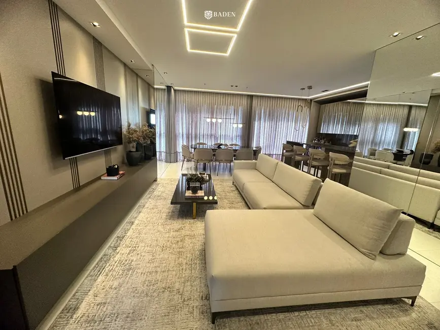 Apartamento com 4 quartos à venda, 165m2 em Balneario Camboriu - SC - imagem 3 Foto 3 de Apartamento com 4 quartos à venda, 165m2 em Balneario Camboriu - SC