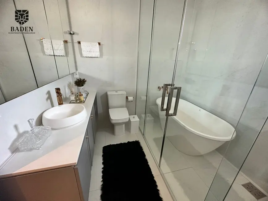 Foto 9 de Apartamento com 4 quartos à venda, 165m2 em Balneario Camboriu - SC