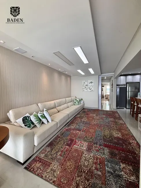 Apartamento com 4 quartos à venda, 180m2 em Centro, Balneario Camboriu - SC - imagem 1 Foto 1 de Apartamento com 4 quartos à venda, 180m2 em Centro, Balneario Camboriu - SC