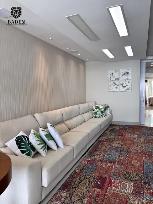 Apartamento com 4 quartos à venda, 180m2 em Centro, Balneario Camboriu - SC - imagem 2 Foto 2 de Apartamento com 4 quartos à venda, 180m2 em Centro, Balneario Camboriu - SC