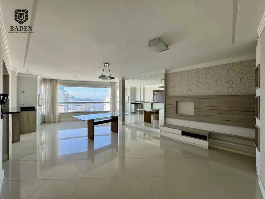 Apartamento com 3 quartos à venda, 130m2 em Centro, Balneario Camboriu - SC - imagem 1 Foto 1 de Apartamento com 3 quartos à venda, 130m2 em Centro, Balneario Camboriu - SC