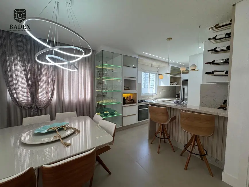 Foto 2 de Apartamento com 3 quartos à venda, 125m2 em Centro, Balneario Camboriu - SC