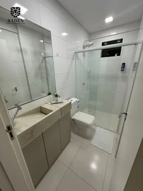 Foto 9 de Apartamento com 2 quartos à venda, 64m2 em Itapema - SC