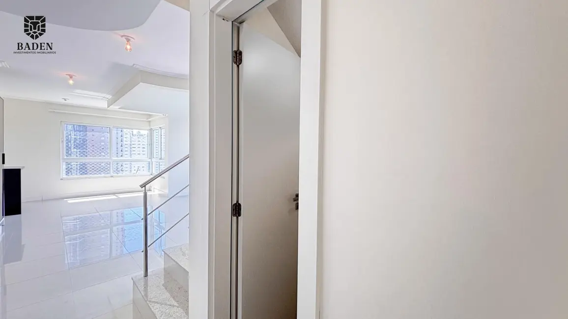 Foto 2 de Apartamento com 3 quartos à venda, 139m2 em Centro, Balneario Camboriu - SC