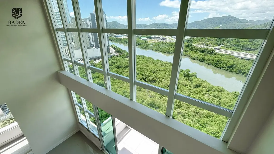 Foto 7 de Apartamento com 3 quartos à venda, 139m2 em Centro, Balneario Camboriu - SC