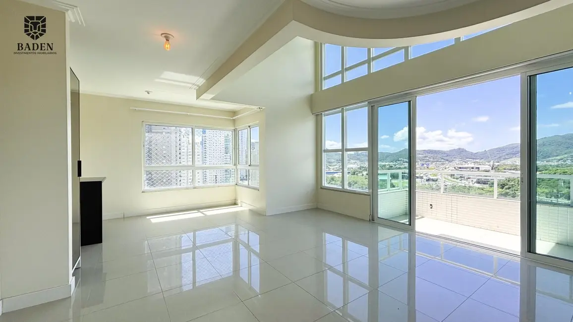 Foto 5 de Apartamento com 3 quartos à venda, 139m2 em Centro, Balneario Camboriu - SC