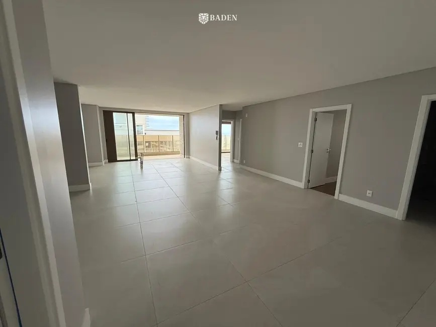 Foto 1 de Apartamento com 3 quartos à venda, 164m2 em Itajai - SC
