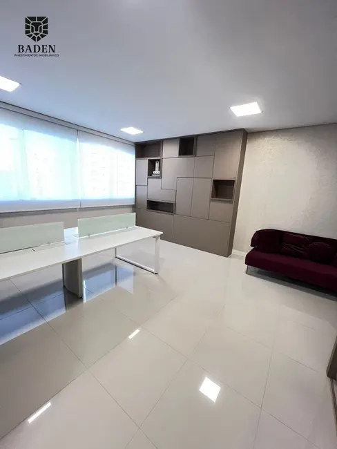 Sala Comercial com 1 quarto à venda, 57m2 em Centro, Balneario Camboriu - SC - imagem 4 Foto 4 de Sala Comercial com 1 quarto à venda, 57m2 em Centro, Balneario Camboriu - SC