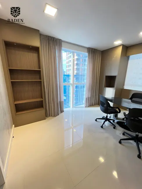 Sala Comercial com 1 quarto à venda, 57m2 em Centro, Balneario Camboriu - SC - imagem 5 Foto 5 de Sala Comercial com 1 quarto à venda, 57m2 em Centro, Balneario Camboriu - SC