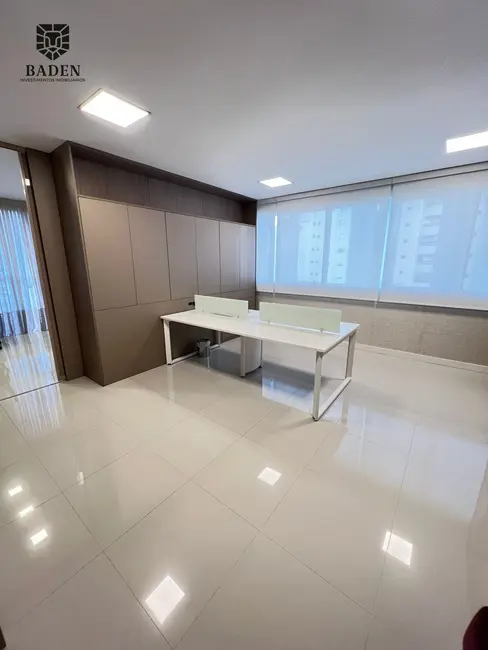 Sala Comercial com 1 quarto à venda, 57m2 em Centro, Balneario Camboriu - SC - imagem 7 Foto 7 de Sala Comercial com 1 quarto à venda, 57m2 em Centro, Balneario Camboriu - SC