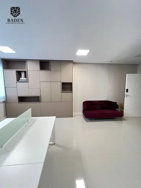 Sala Comercial com 1 quarto à venda, 57m2 em Centro, Balneario Camboriu - SC - imagem 1 Foto 1 de Sala Comercial com 1 quarto à venda, 57m2 em Centro, Balneario Camboriu - SC