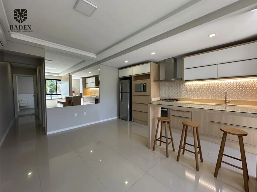 Apartamento com 2 quartos para alugar, 69m2 em Praia dos Amores, Balneario Camboriu - SC - imagem 1 Foto 1 de Apartamento com 2 quartos para alugar, 69m2 em Praia dos Amores, Balneario Camboriu - SC