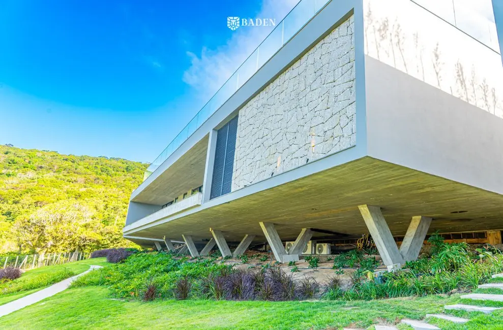 Foto 1 de Casa com 3 quartos à venda, 470m2 em Garopaba - SC