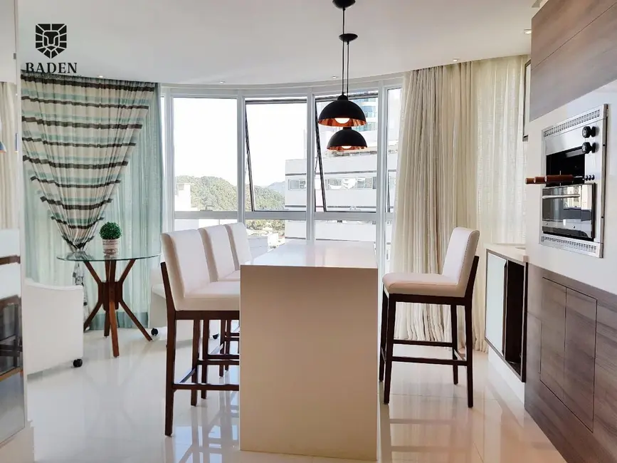 Foto 2 de Apartamento com 3 quartos para alugar, 128m2 em Centro, Balneario Camboriu - SC