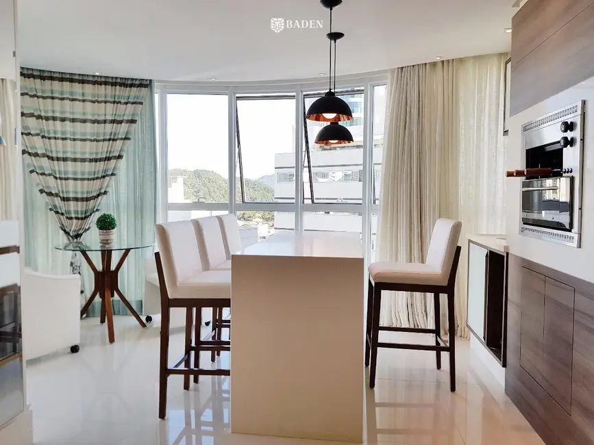 Foto 2 de Apartamento com 3 quartos para alugar, 128m2 em Centro, Balneario Camboriu - SC