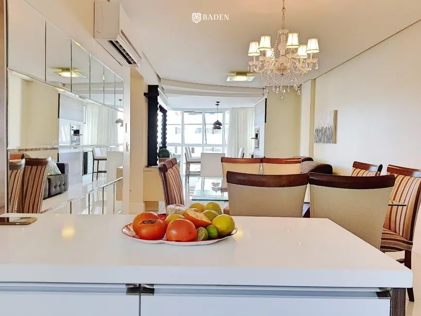 Foto 4 de Apartamento com 3 quartos para alugar, 128m2 em Centro, Balneario Camboriu - SC