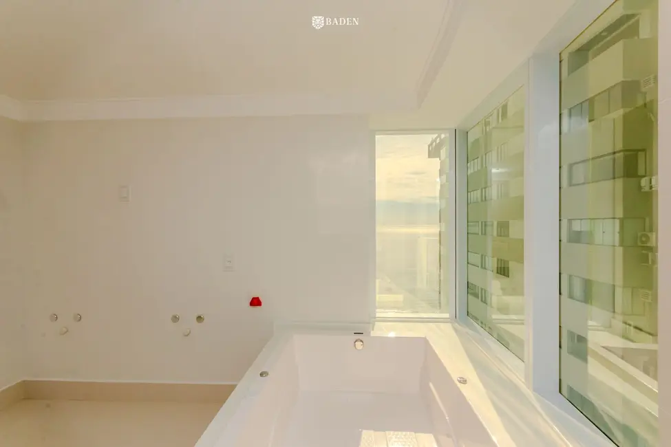 Foto 4 de Apartamento com 4 quartos à venda, 194m2 em Balneario Camboriu - SC