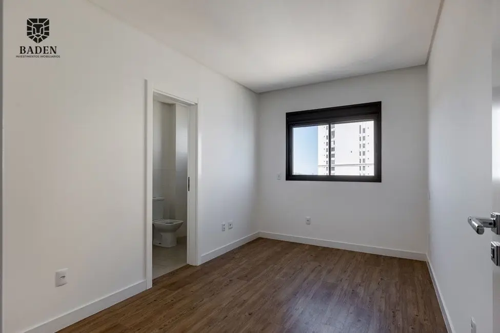 Foto 5 de Apartamento com 3 quartos à venda, 119m2 em Itapema - SC