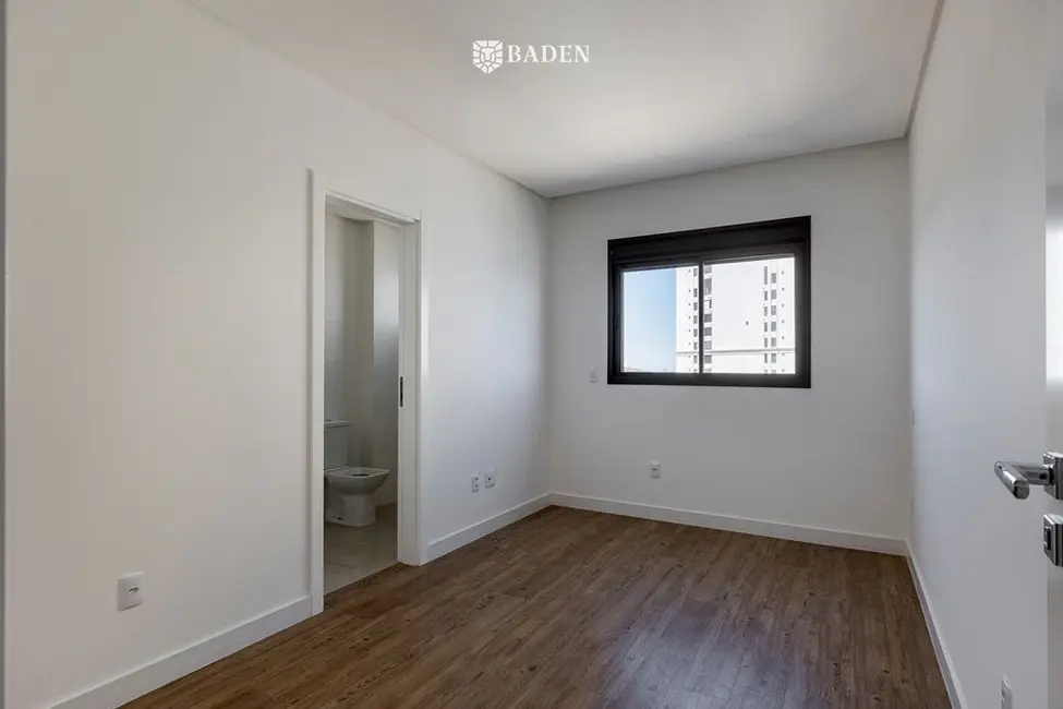 Foto 5 de Apartamento com 3 quartos à venda, 119m2 em Itapema - SC