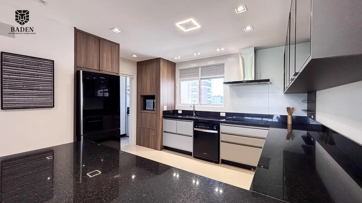 Foto 9 de Apartamento com 4 quartos à venda, 151m2 em Balneario Camboriu - SC