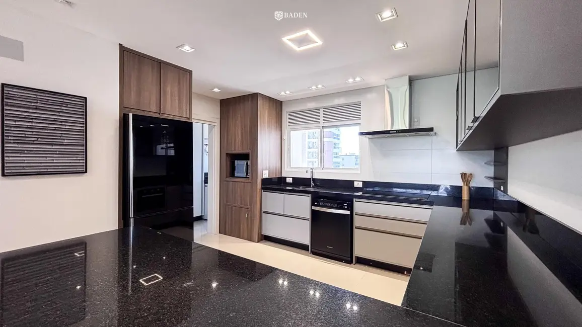 Foto 9 de Apartamento com 4 quartos à venda, 151m2 em Balneario Camboriu - SC
