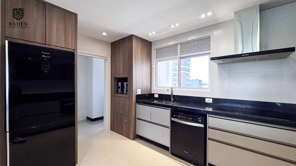 Foto 3 de Apartamento com 4 quartos à venda, 151m2 em Balneario Camboriu - SC