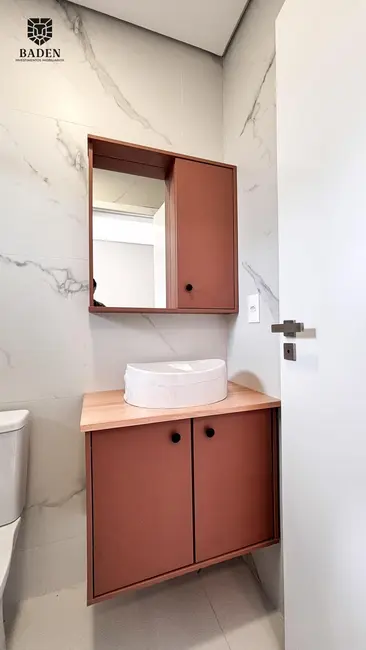 Apartamento com 2 quartos para alugar, 72m2 em Praia dos Amores, Balneario Camboriu - SC - imagem 3 Foto 3 de Apartamento com 2 quartos para alugar, 72m2 em Praia dos Amores, Balneario Camboriu - SC