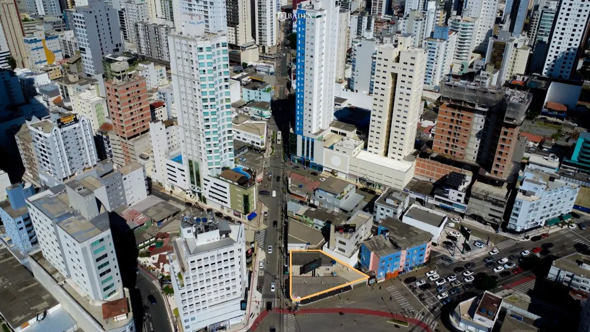 Foto 3 de Terreno / Lote à venda, 471m2 em Centro, Balneario Camboriu - SC
