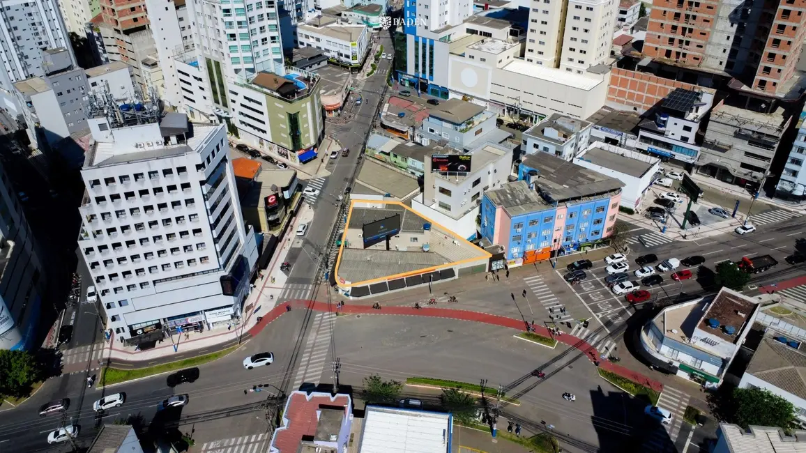 Foto 1 de Terreno / Lote à venda, 471m2 em Centro, Balneario Camboriu - SC