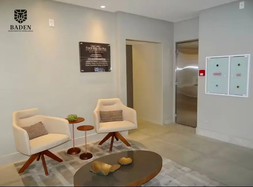 Apartamento com 3 quartos à venda, 120m2 em Centro, Balneario Camboriu - SC - imagem 2 Foto 2 de Apartamento com 3 quartos à venda, 120m2 em Centro, Balneario Camboriu - SC