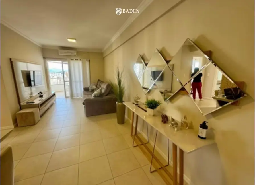Foto 2 de Apartamento com 2 quartos para alugar, 92m2 em Centro, Balneario Camboriu - SC