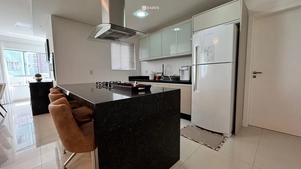 Apartamento com 3 quartos à venda, 130m2 em Centro, Balneario Camboriu - SC - imagem 4 Foto 4 de Apartamento com 3 quartos à venda, 130m2 em Centro, Balneario Camboriu - SC