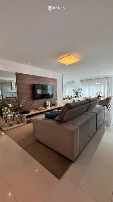 Apartamento com 3 quartos à venda, 130m2 em Centro, Balneario Camboriu - SC - imagem 9 Foto 9 de Apartamento com 3 quartos à venda, 130m2 em Centro, Balneario Camboriu - SC