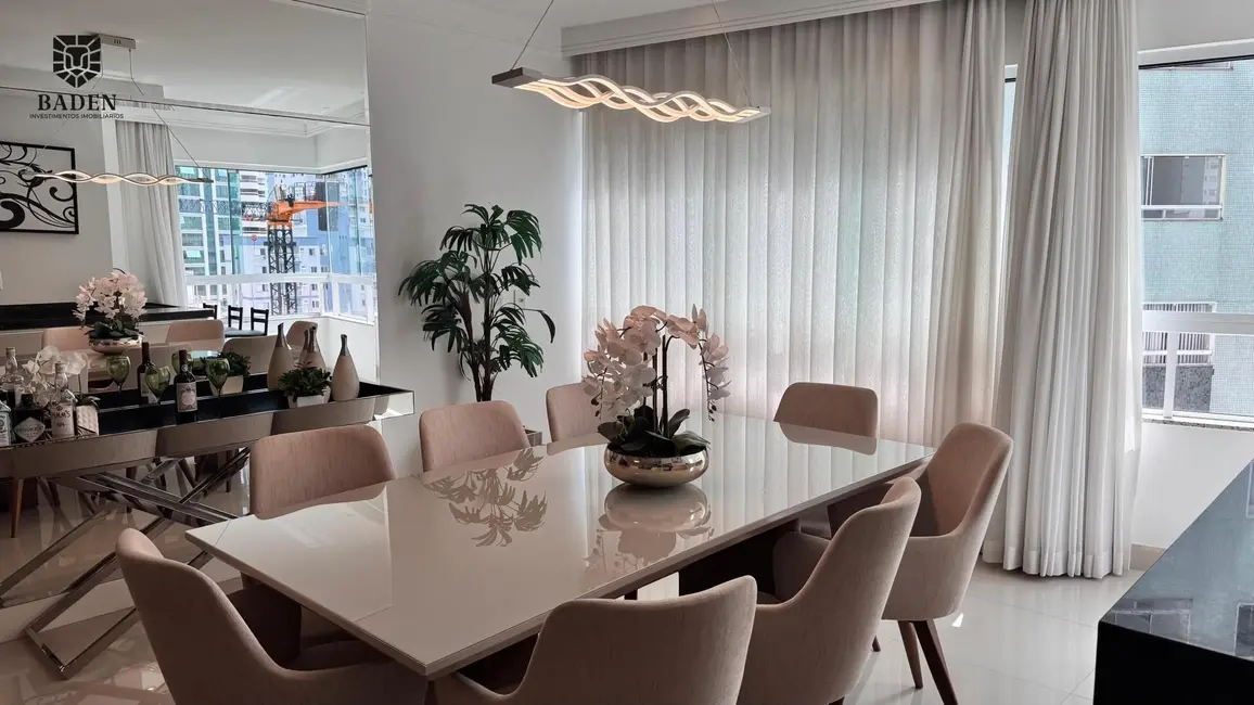 Foto 2 de Apartamento com 3 quartos à venda, 130m2 em Centro, Balneario Camboriu - SC