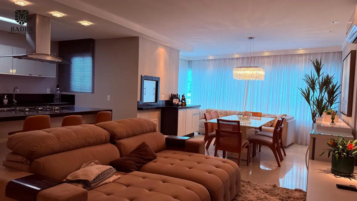 Foto 2 de Apartamento com 3 quartos à venda, 130m2 em Centro, Balneario Camboriu - SC