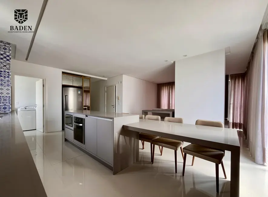 Foto 2 de Apartamento com 3 quartos à venda, 123m2 em Centro, Balneario Camboriu - SC