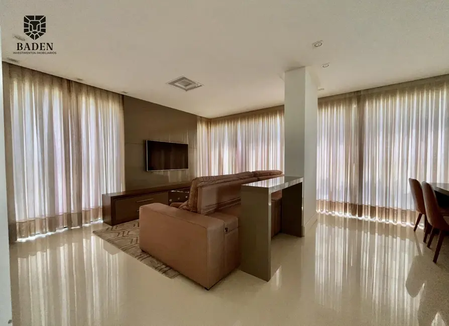 Foto 2 de Apartamento com 3 quartos à venda, 182m2 em Centro, Balneario Camboriu - SC