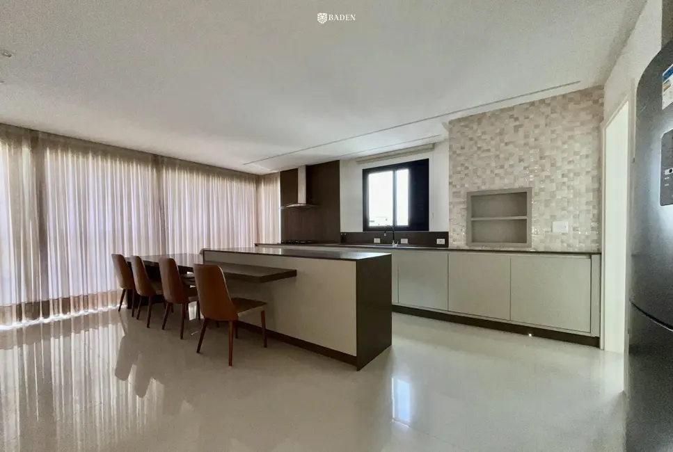 Foto 1 de Apartamento com 3 quartos à venda, 182m2 em Centro, Balneario Camboriu - SC